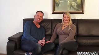 Ehefotzen Verleih - sensual MILF fucked by 2